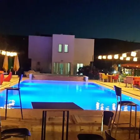 Ξενοδοχείο με διαμερίσματα Liman Apart